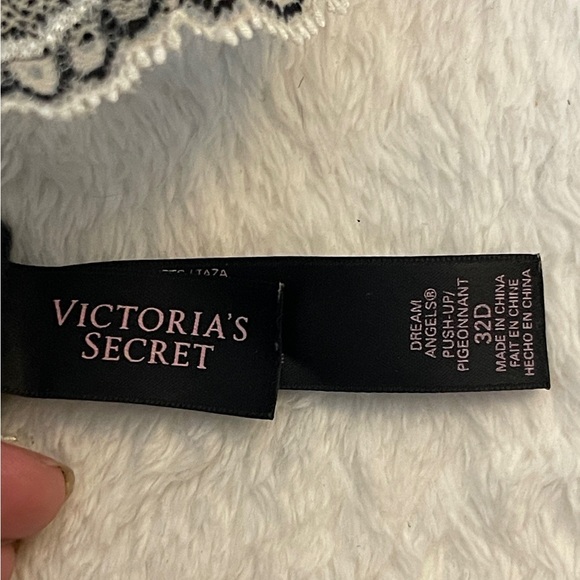 Victoria's Secret Floral Lace Bra - Black and Cream - Picture 3 of 3